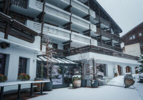 hotel snow